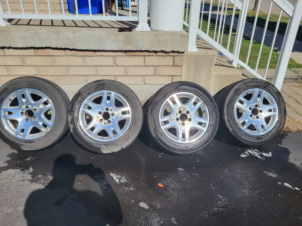 Continental ContiTouringContact 225/55R16 Tires image indicator(3)