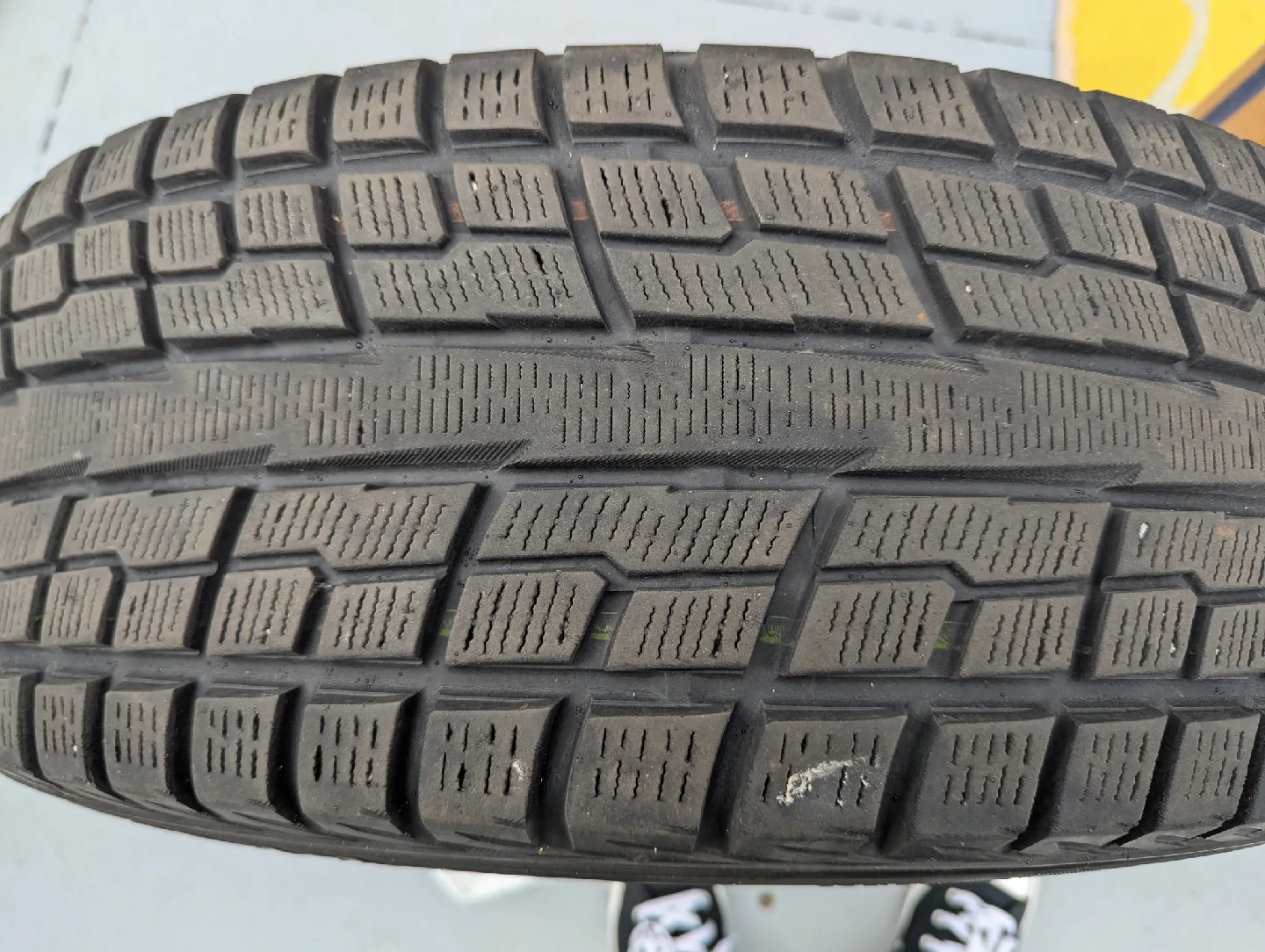 Yokohama 235/65R18 image indicator(5)