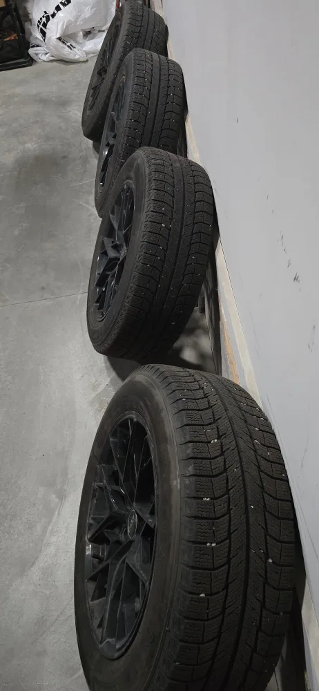 Michelin X-Ice Snow Tires on Black Rims - Set of 4 image indicator(2)