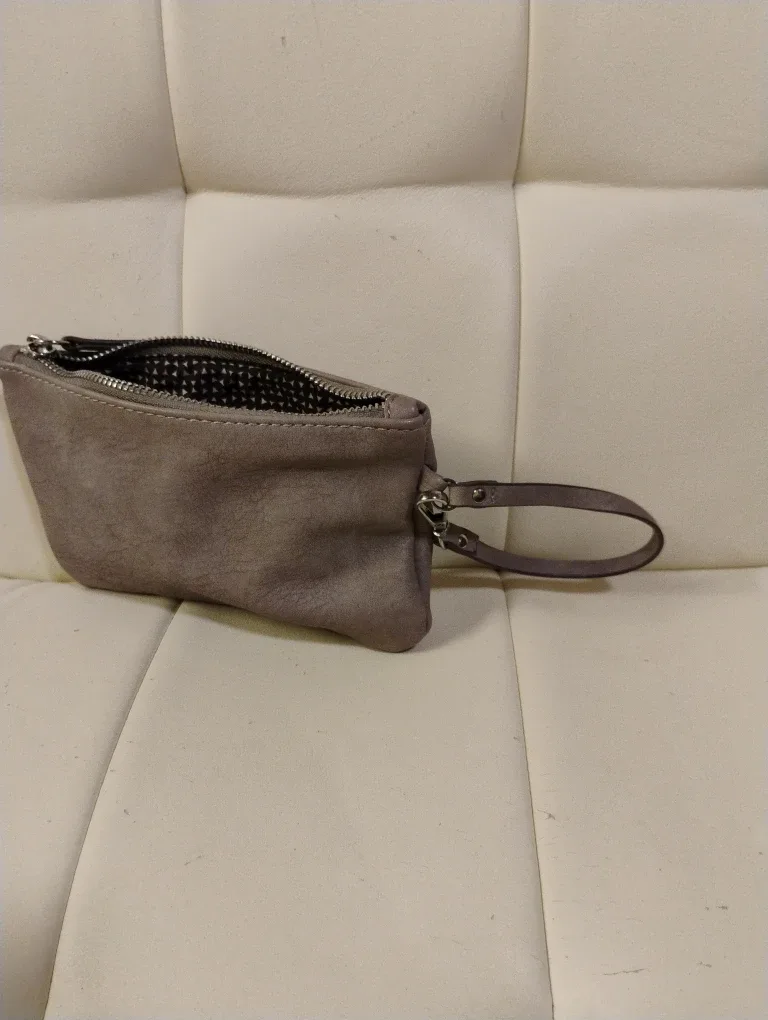 Large Pouch Bag with matching Coin purse image indicator(3)