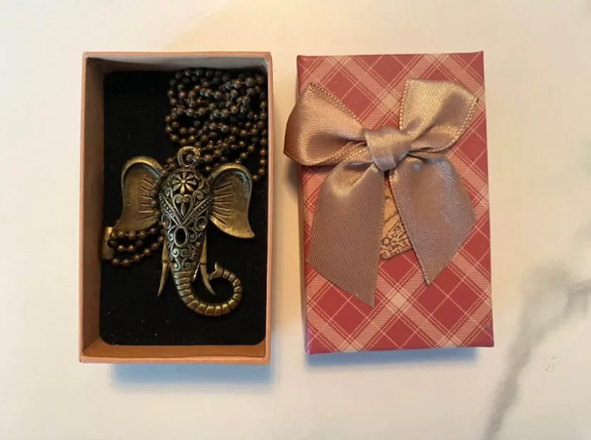 Vintage Elephant Shape Necklace thumbnail
