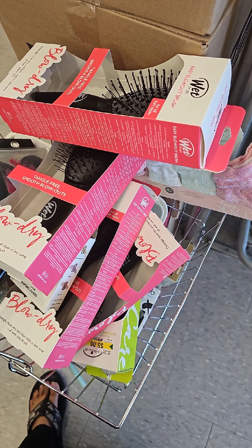 Wet Brush Easy Blowout Brush image indicator(2)