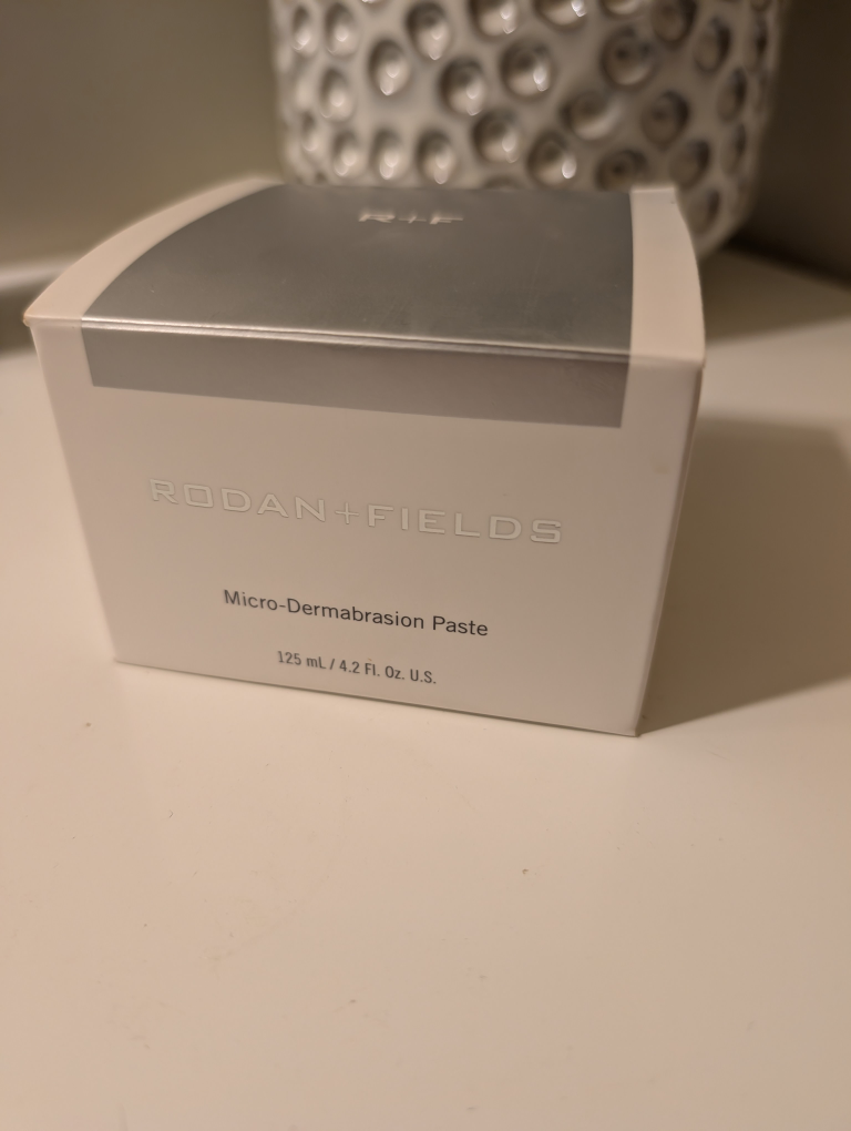 Rodan + Fields Micro-Dermabrasion Paste (New) - photo 2