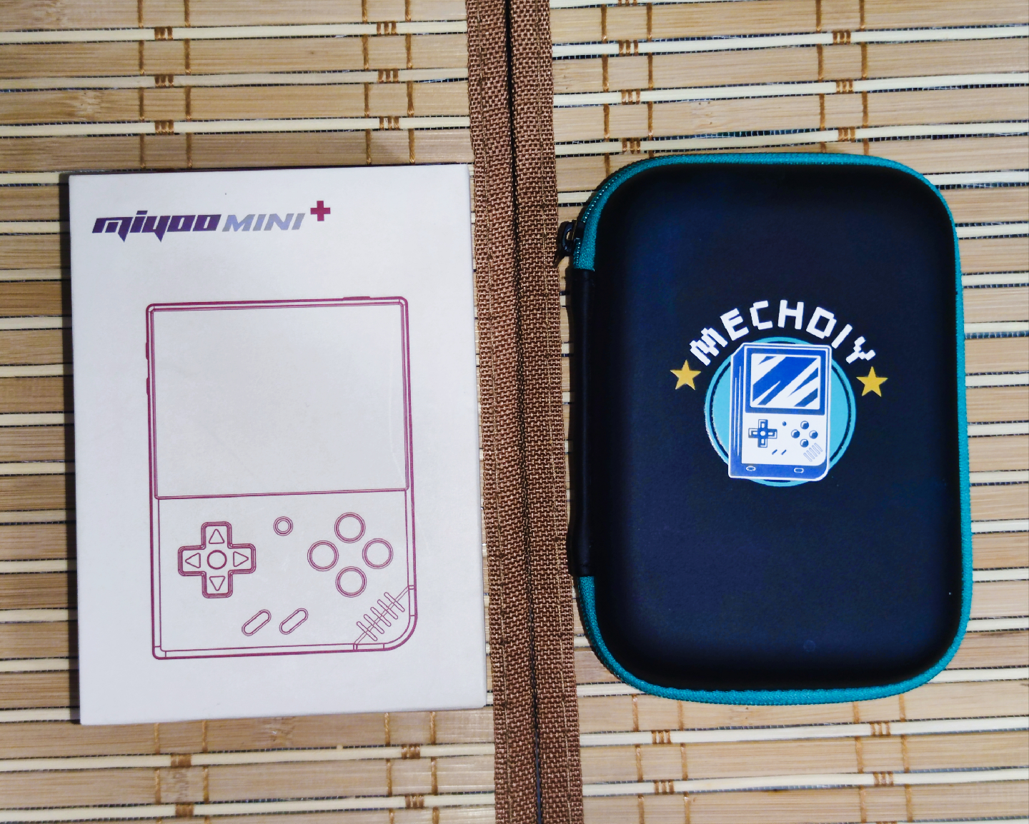 New Miyoo Mini Plus Handheld Console w/ Case & Accessories
