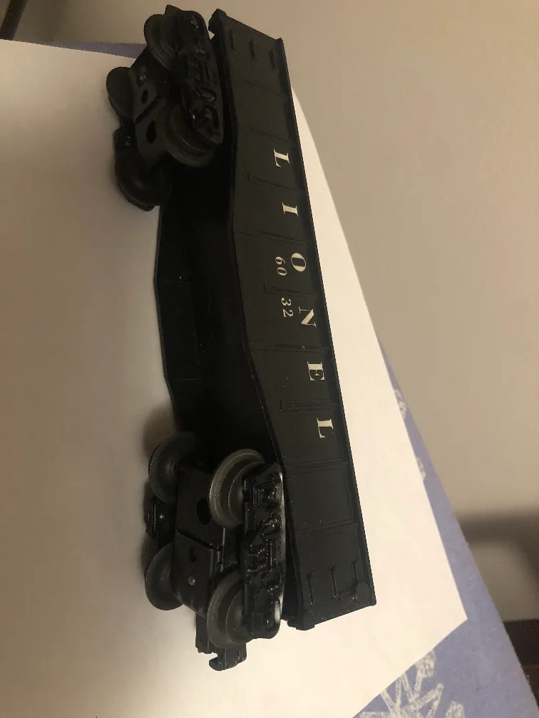 Lionel Lines 1679 Baby Ruth Boxcar & 657 Caboose image indicator(10)