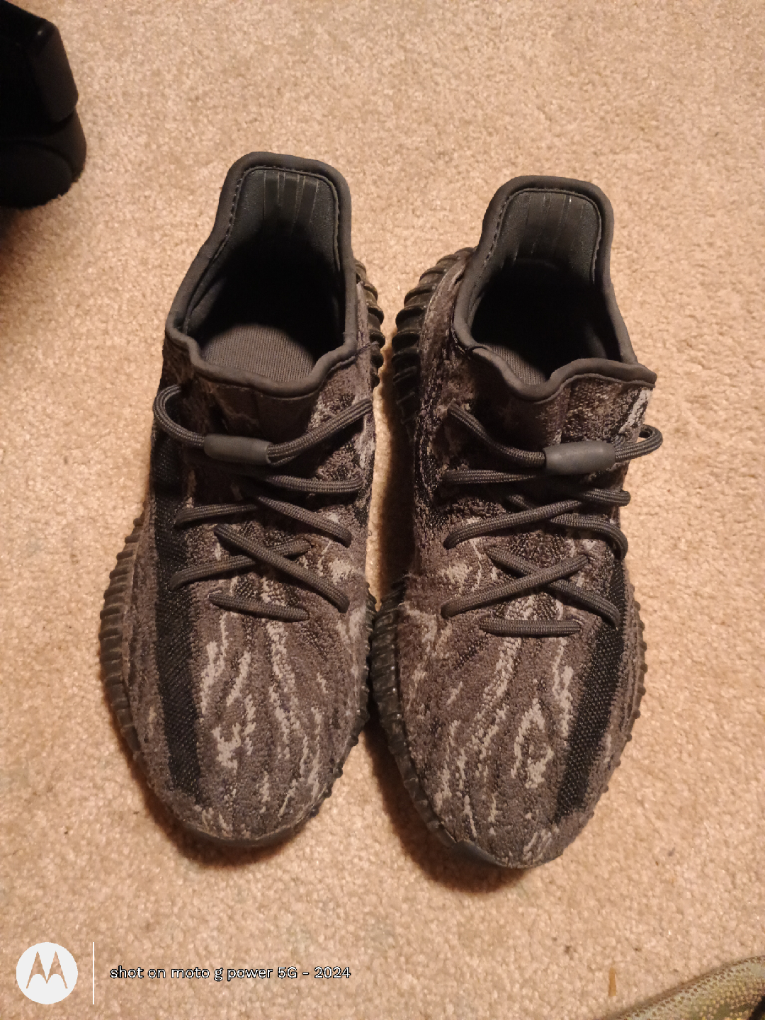 Adidas Yeezy Boost 350 V2 Granite Size 6.5 - photo 2