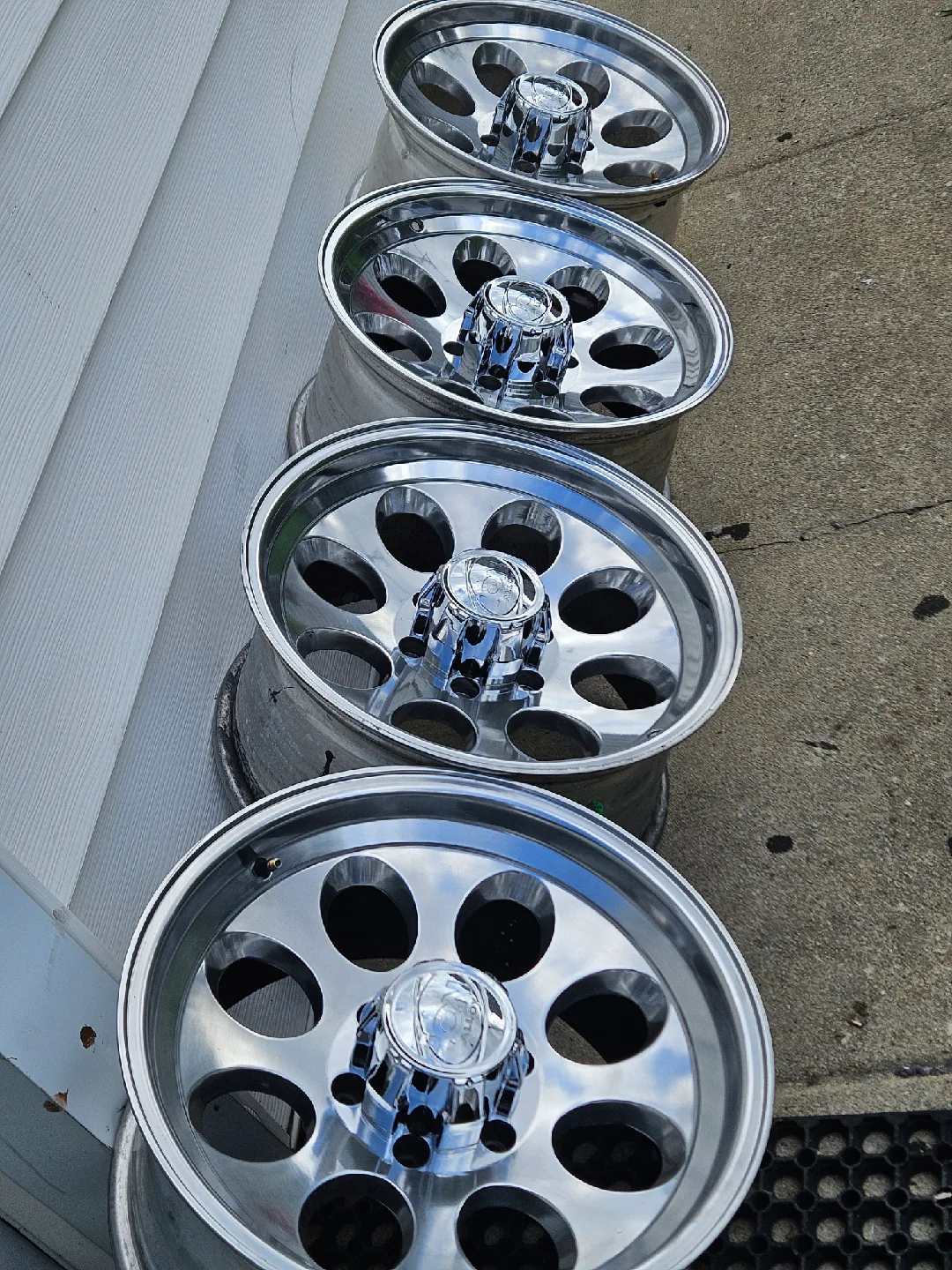 Chrome Wheels - Set of 4 image indicator(4)