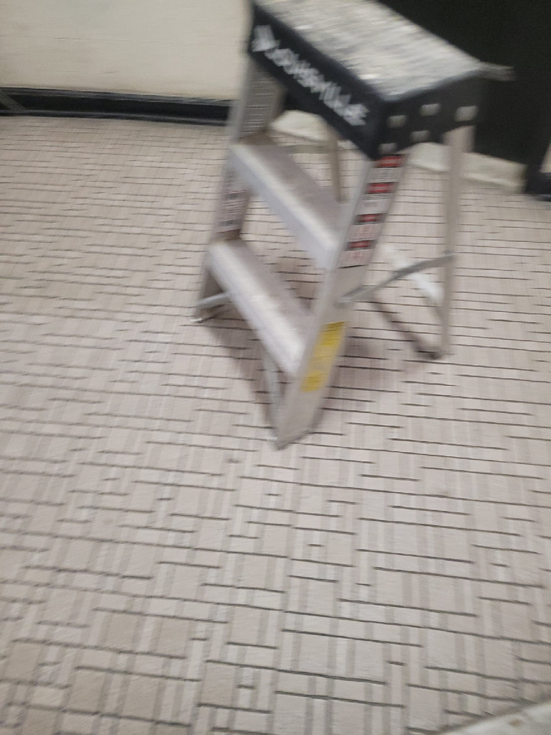 Louisville 3-Step Ladder