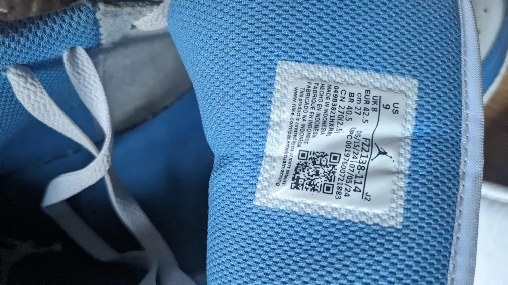 Nike Air Jordan 1 Low UNC Blue Size 9 image indicator(3)