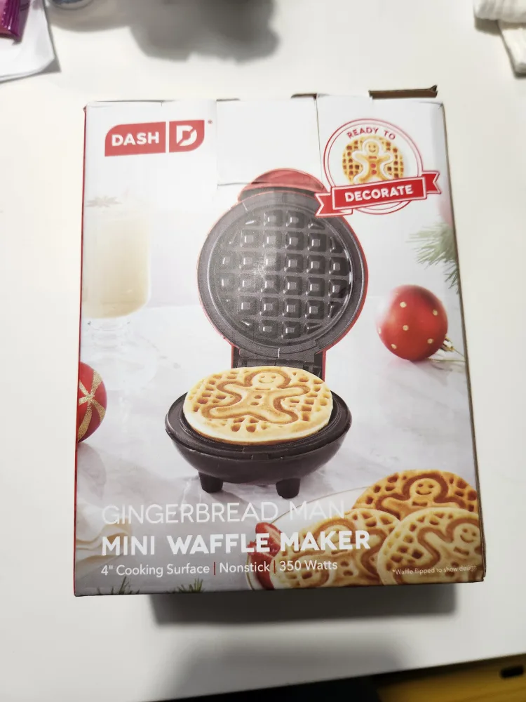 🥕 New Dash Gingerbread Man Mini Waffle Maker 🥕