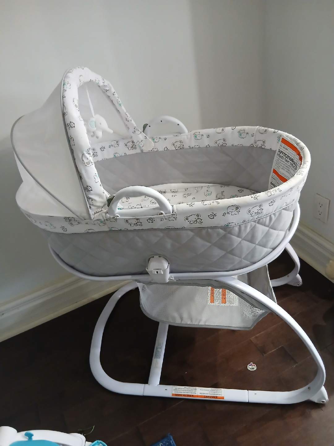 Ingenuity Foldaway Rocking Bassinet - Soothing Grey - photo 2