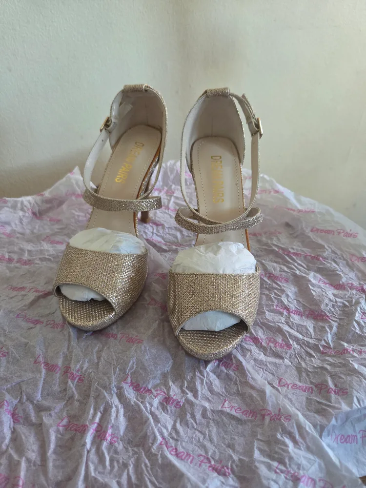 Dream Pairs Gold Heels - Size 6 thumbnail