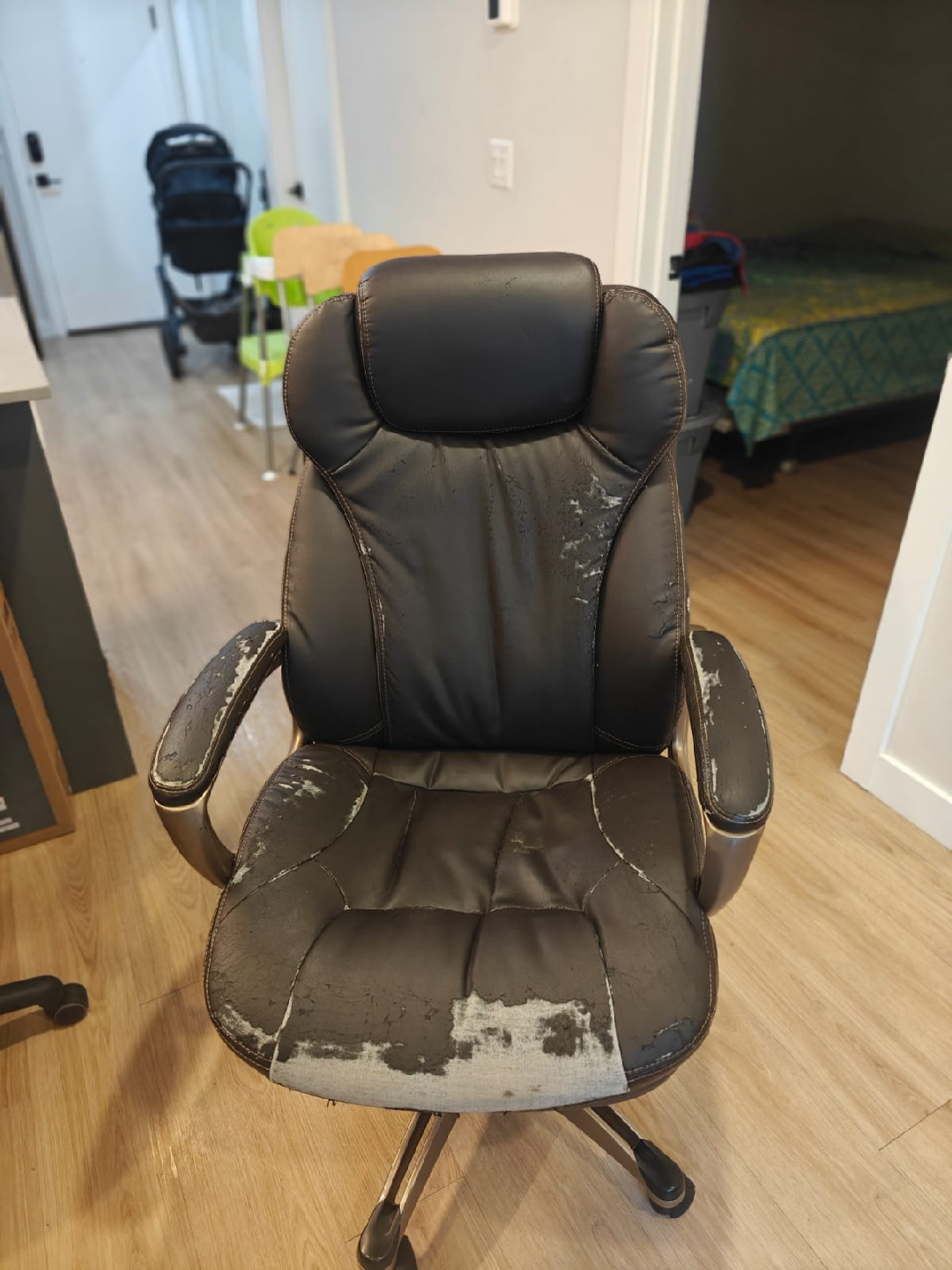 Office Chair - Heavily Used Condition - photo 2