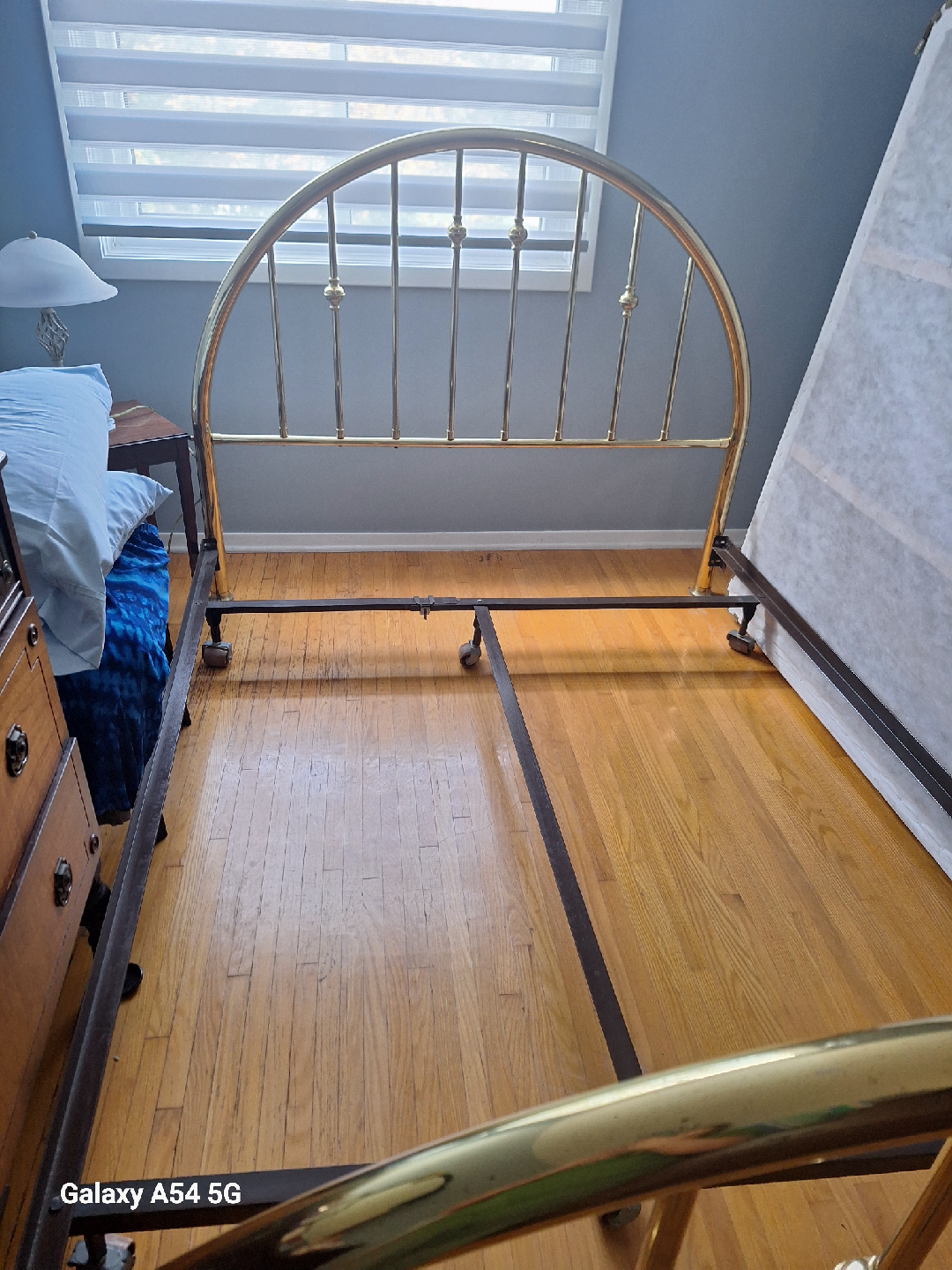 Vintage Brass-Tone Bed Frame - photo 3