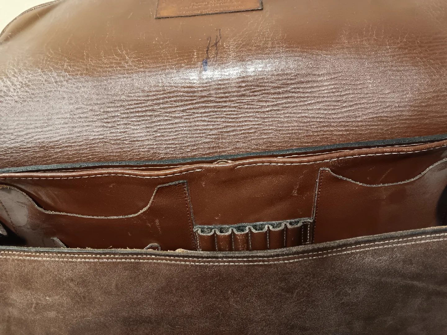 Jekyll & Hide Custom Leather Briefcase image indicator(4)