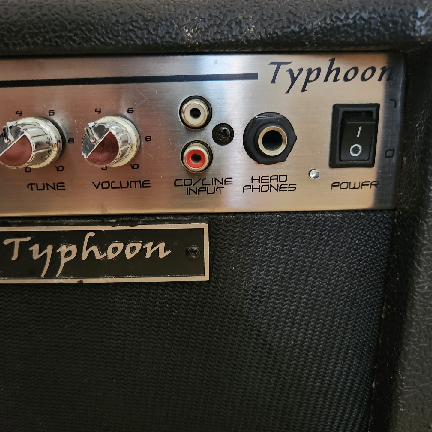 Typhoon TYGA-10 Guitar Amplifier - photo 3