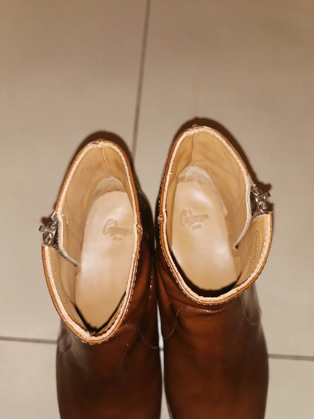 Cougar Brown Leather Ankle Boots, Size 6 image indicator(5)