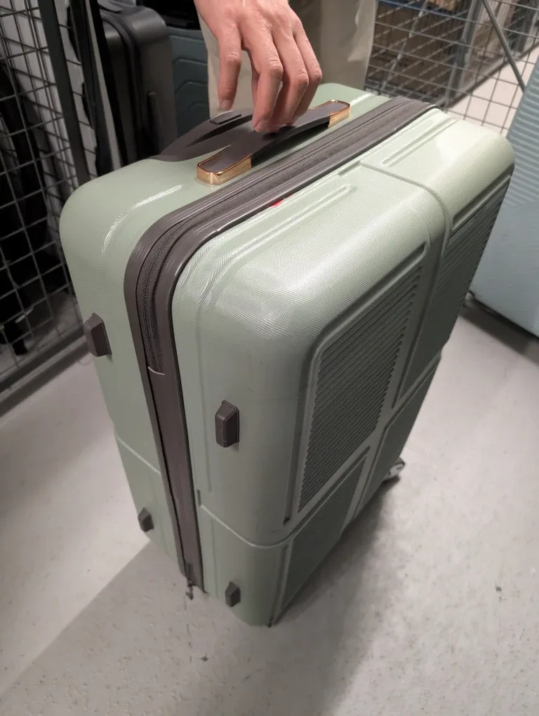 Light Green Hard Shell Suitcase image indicator(3)