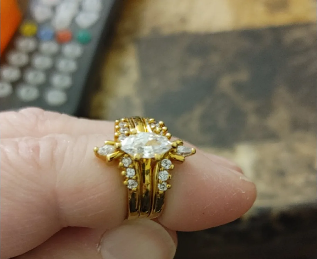 Gold Ring Set image indicator(3)