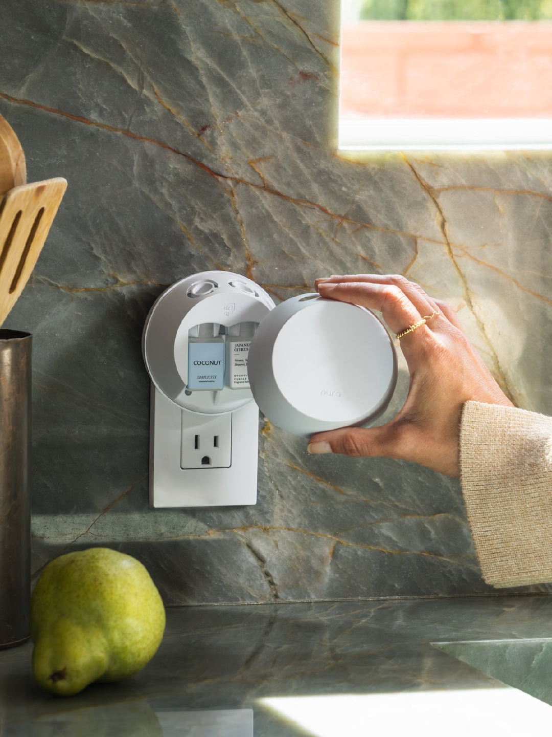 Pura - Smart Home Fragrance Device Starter Set - Pura 4 - photo 2
