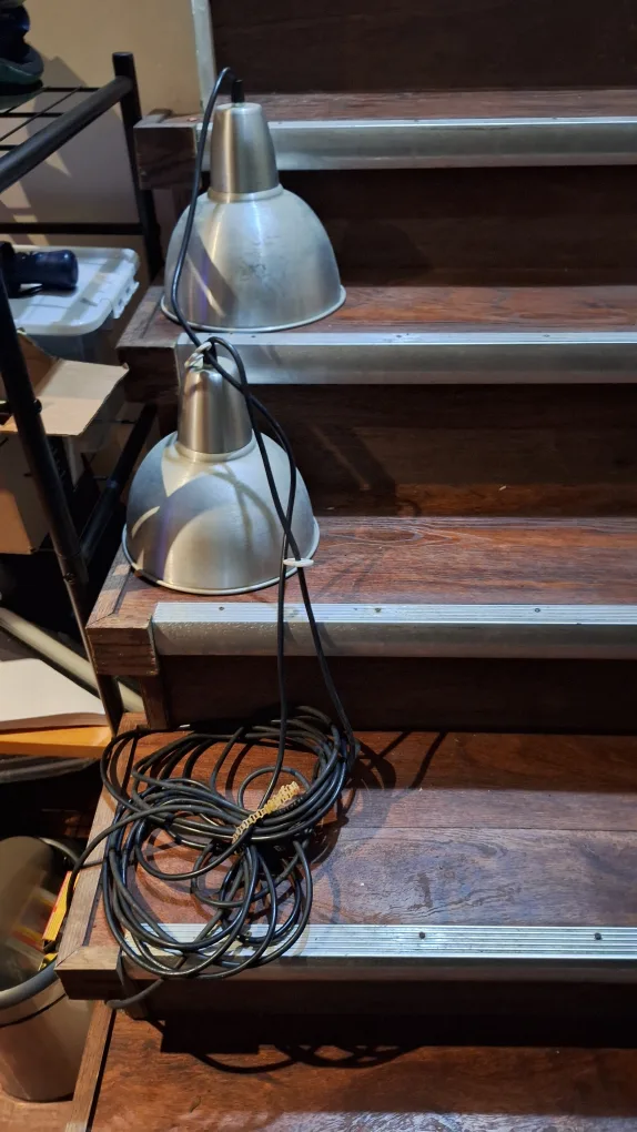 Pair of aluminum lamps image indicator(2)