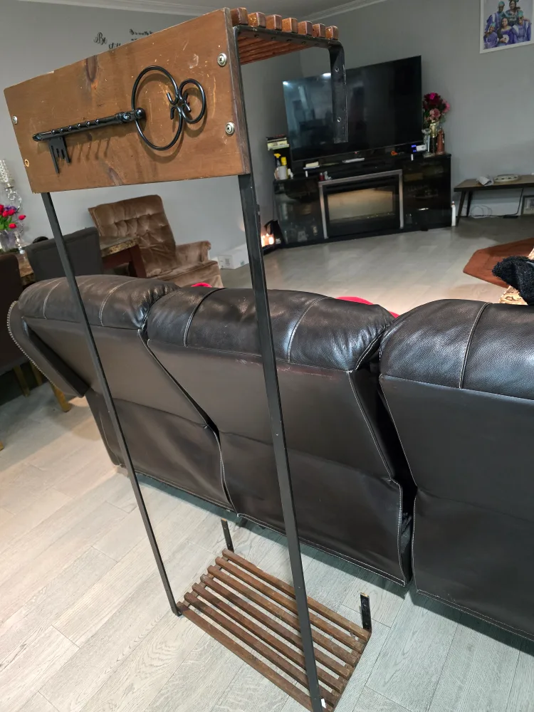 Coat Rack with Key Design image indicator(2)