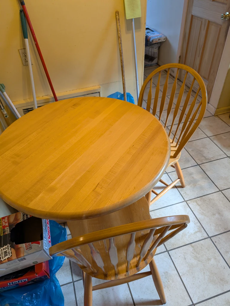 Round Wooden Table with Two Chairs - photo 3