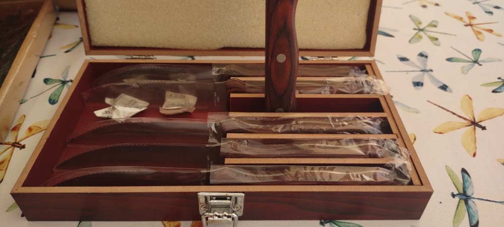 Stainless Steel Knife Set with Wood Box - New (6) - photo 3