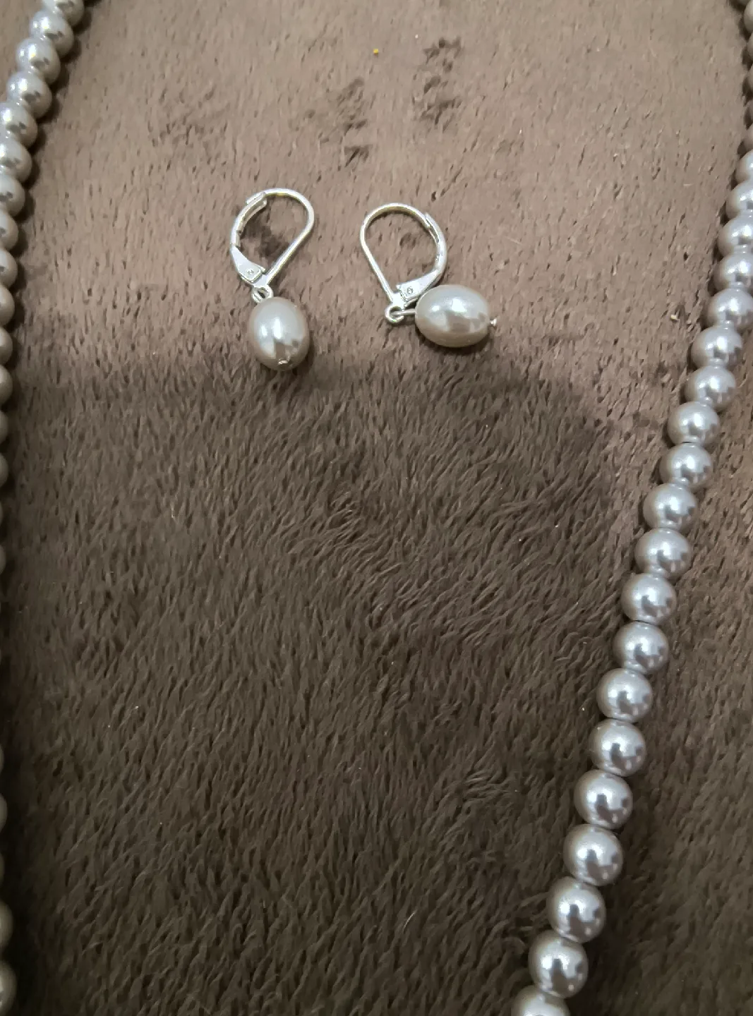 Pearl Necklace and Earrings Set image indicator(2)