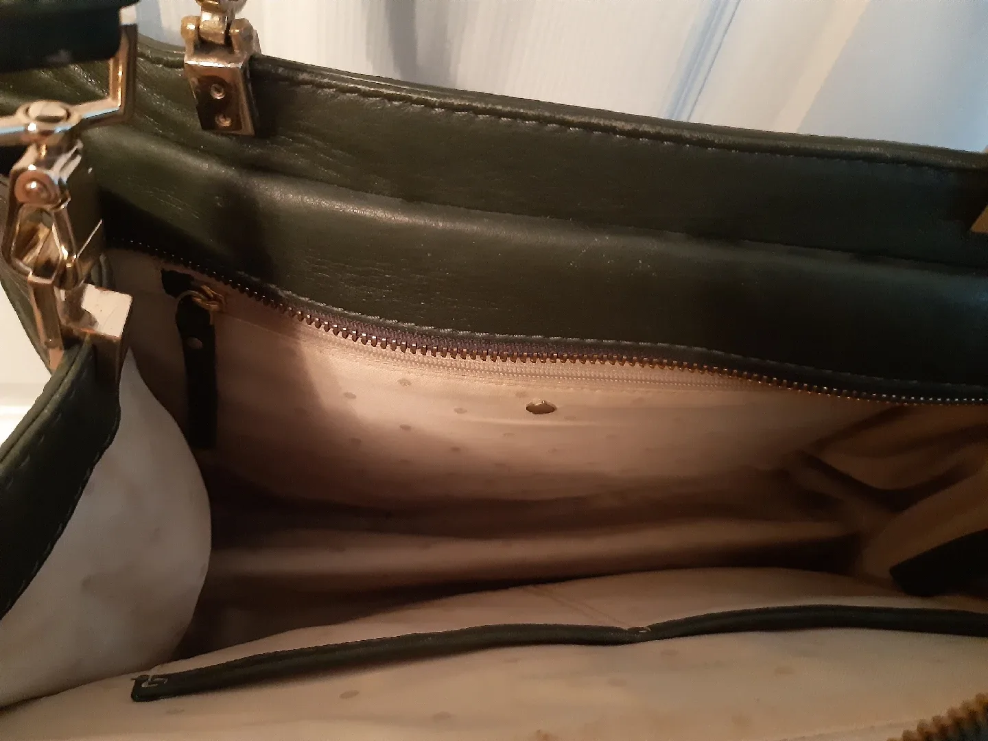 green Kate Spade Purse with bamboo handles image indicator(2)