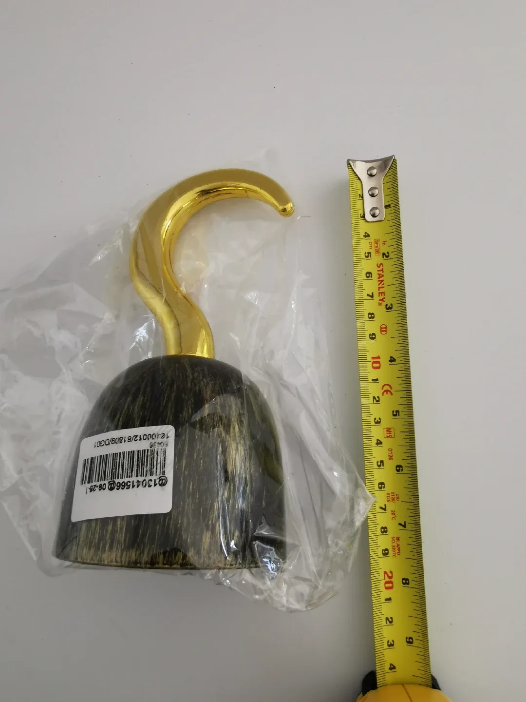 Free Pirate Hook - Gold and Black image indicator(3)