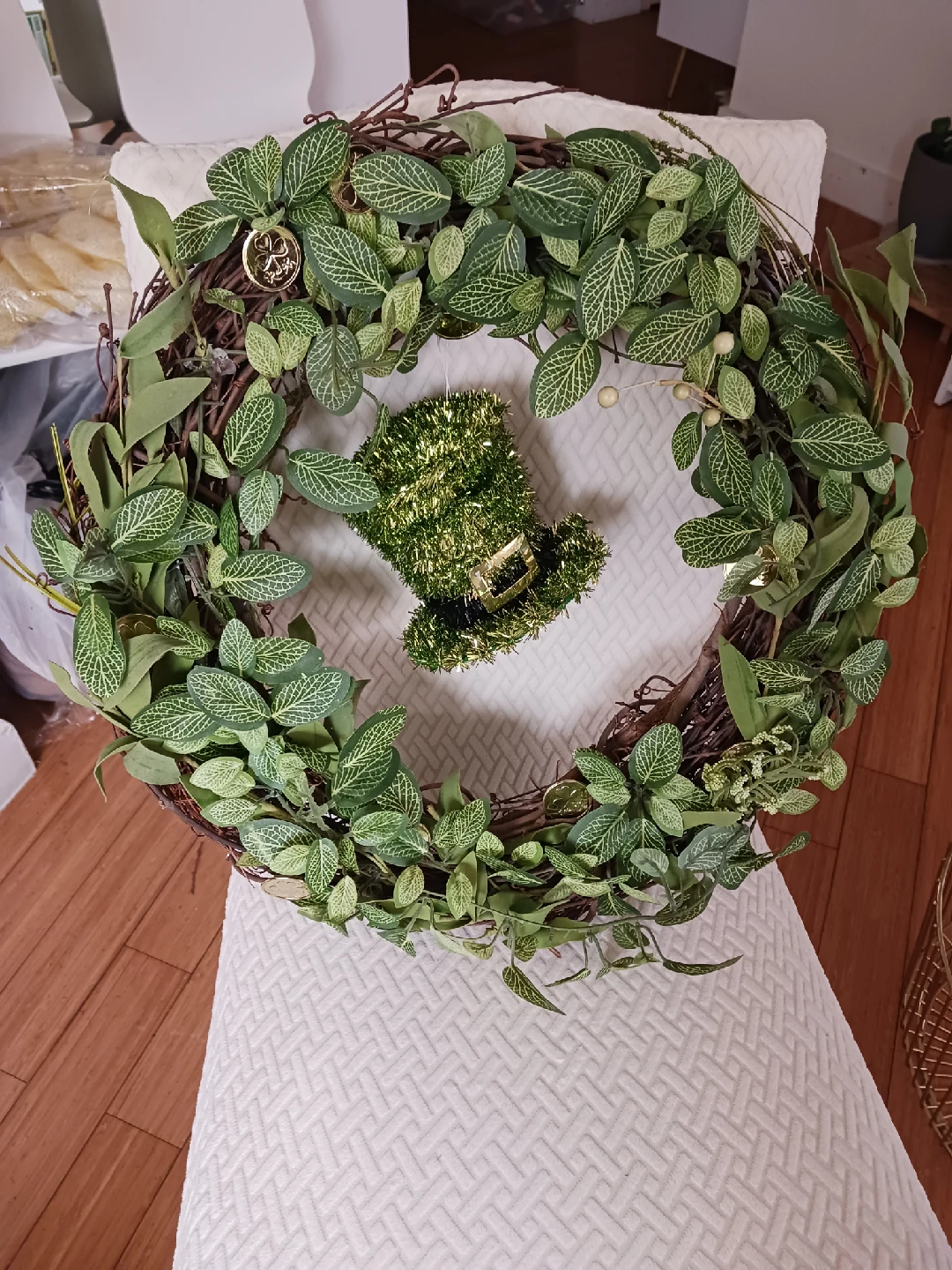 St. Patrick’s Day Green Leaf Wreath – Door or Wall Decor - photo 4