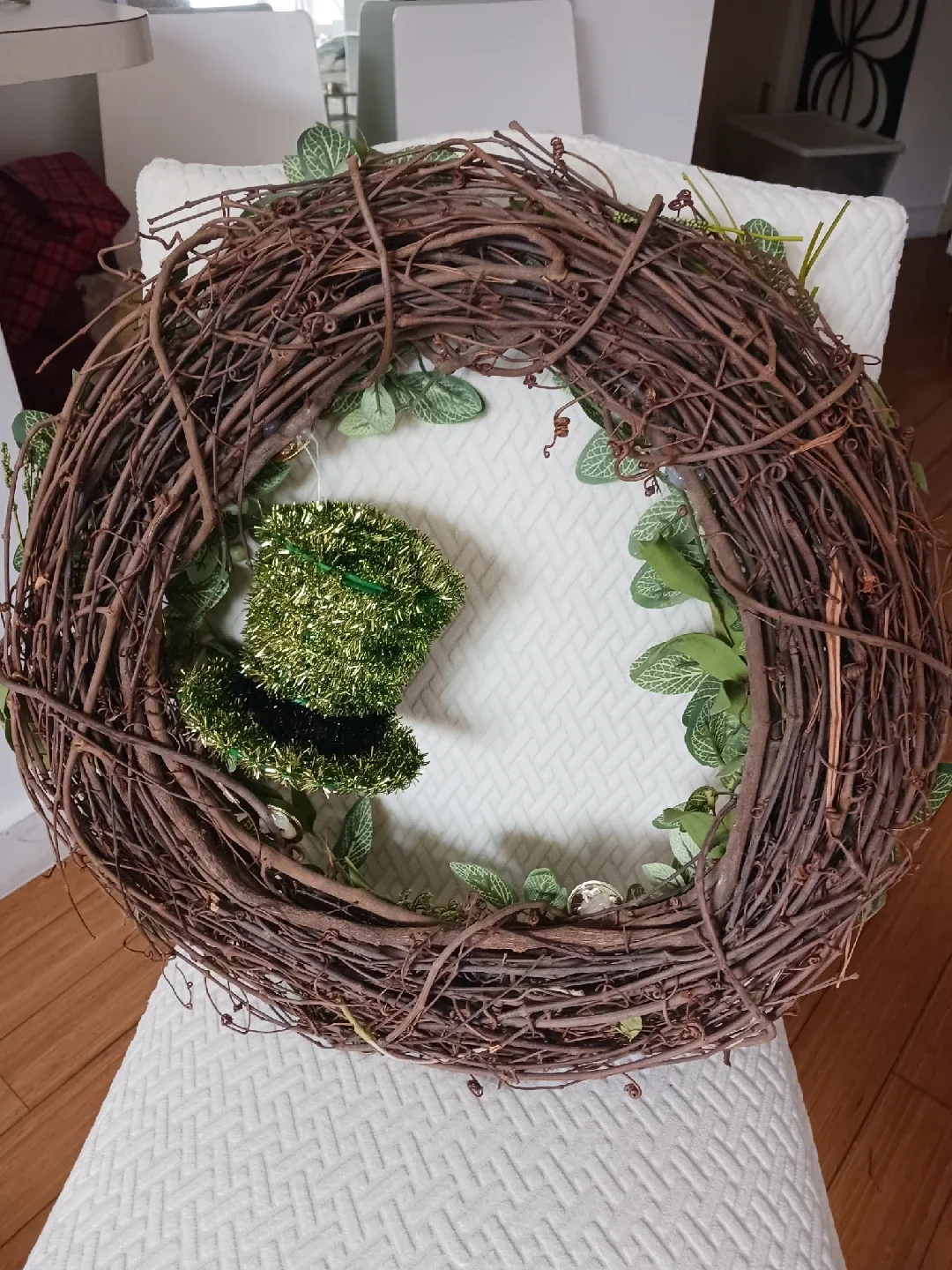 St. Patrick’s Day Green Leaf Wreath – Door or Wall Decor image indicator(8)