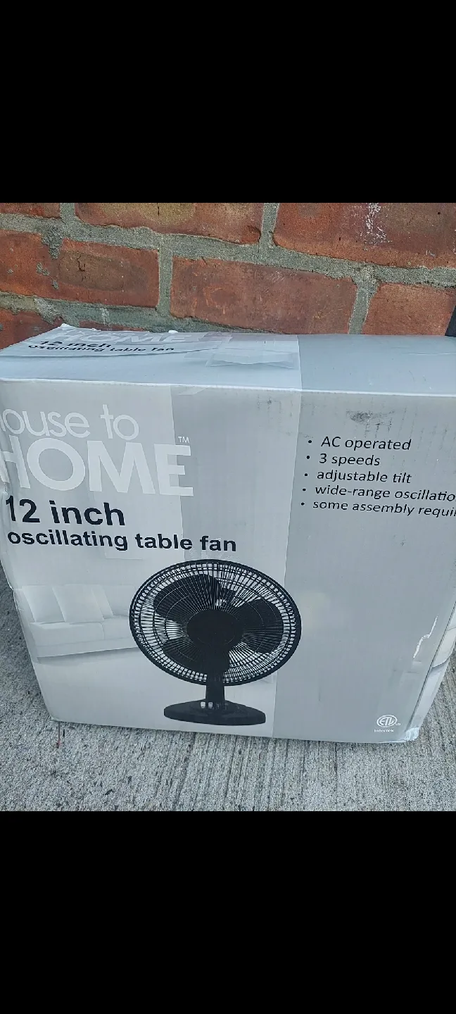 House to Home 12 inch Oscillating Table Fan thumbnail