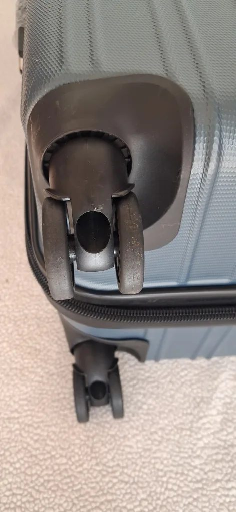 Hard Shell Carry-On Luggage - Blue image indicator(7)