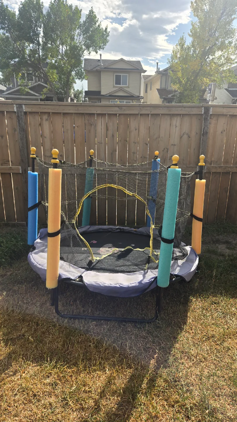 Kids Trampoline with Safety Net thumbnail