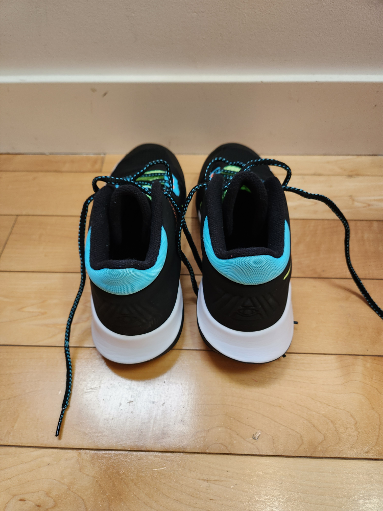 Nike Kyrie Flytrap 4 Shoes Black Lime Glow - Size 6 (Youth) - photo 4