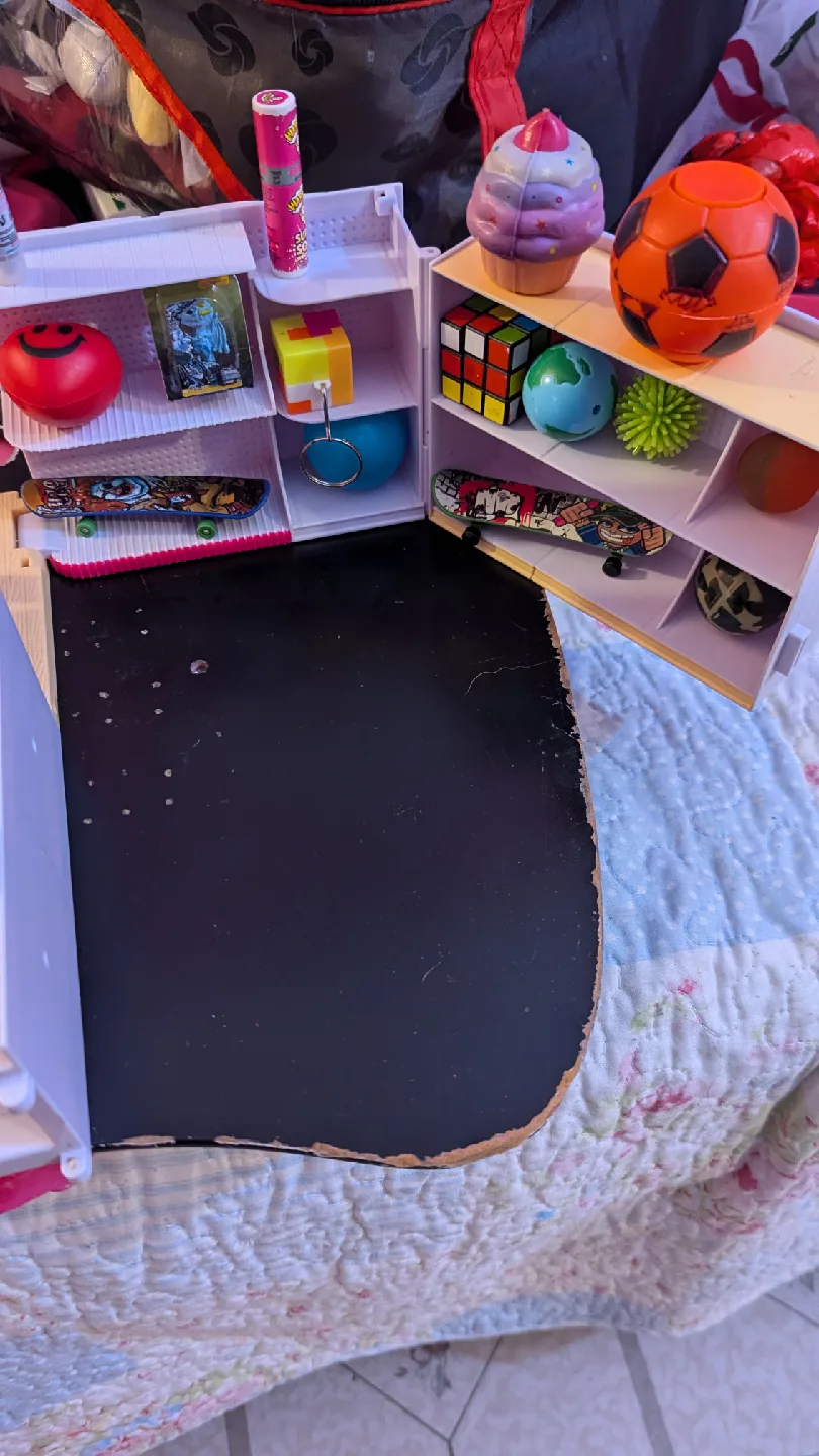 Littles Mini Mega Mart Playset image indicator(2)