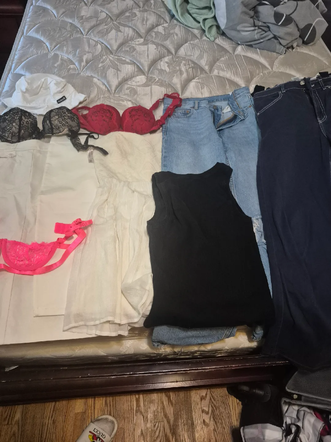 Mixed Clothing Lot -size small 60 pieces 7$ image indicator(2)