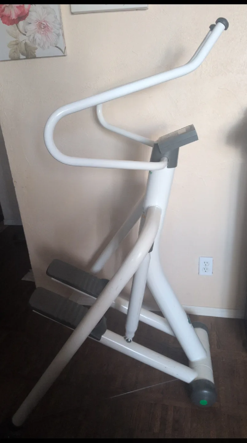 Tunturi Tri Stepper 500 for exercise. image indicator(4)