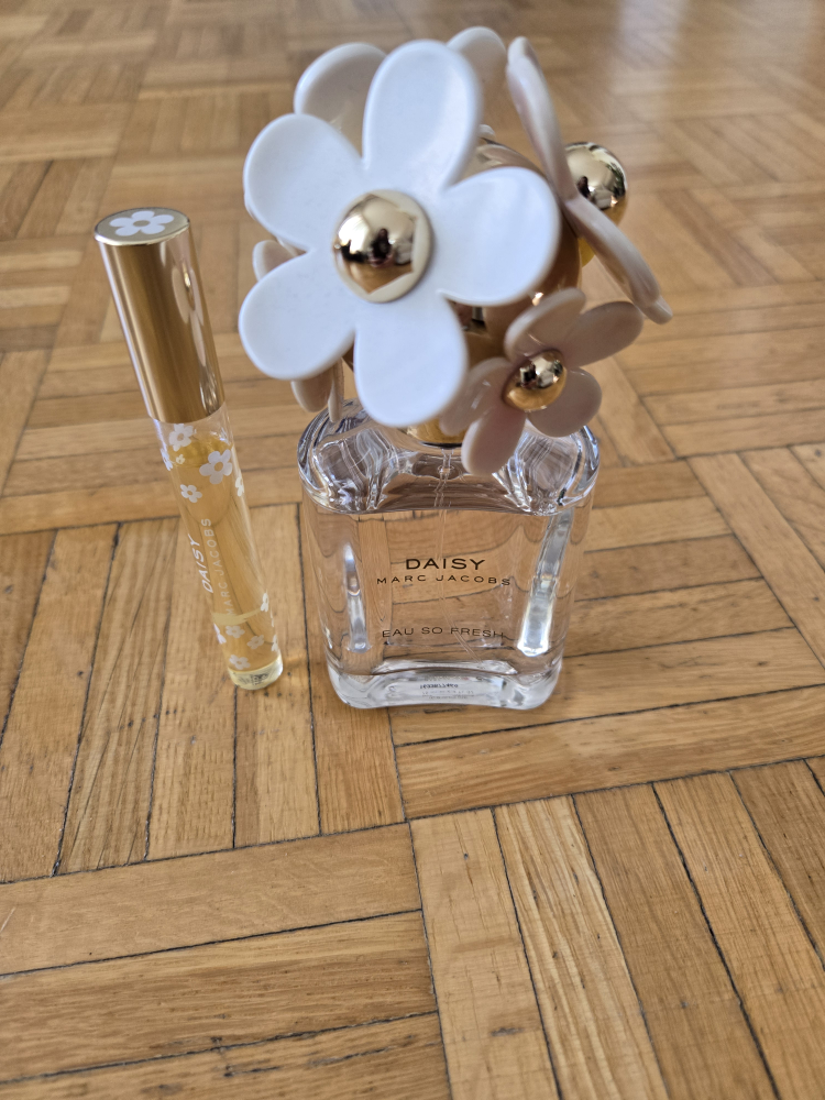 Vintage Marc Jacobs Daisy Eau So Fresh Perfume