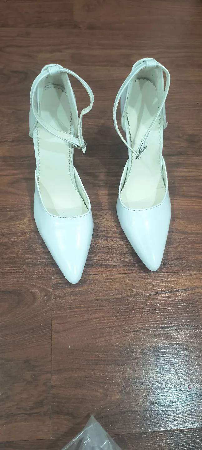 White Pointed Heels 7.5 thumbnail