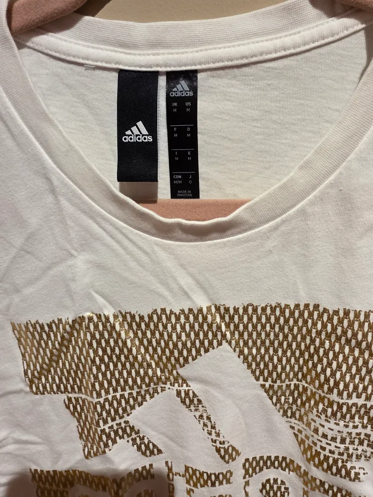 Adidas White & Gold Logo T-Shirt - Size M image indicator(2)