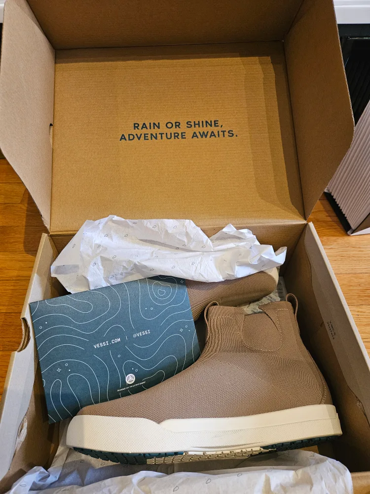 BRAND NEW UNUSED Vessi hightop shoes - khaki colour image indicator(2)