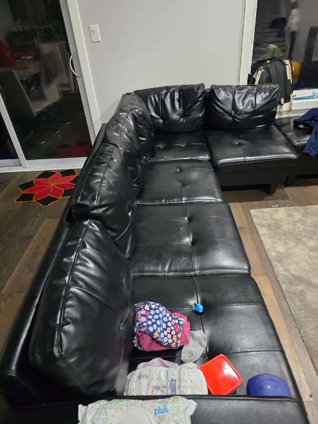 Black Leather Sectional Sofa with Chaise image indicator(4)