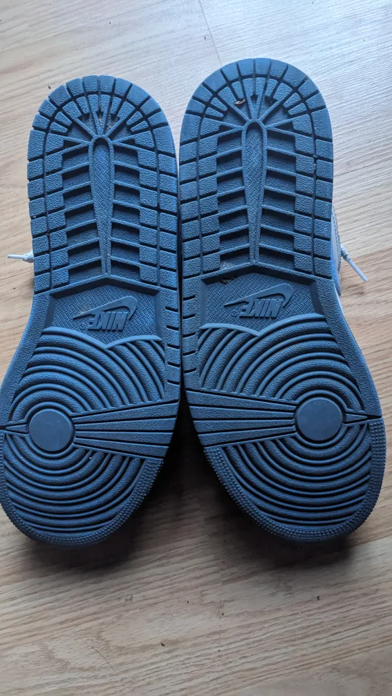 Nike Air Jordan 1 Low UNC Blue Size 9 image indicator(5)