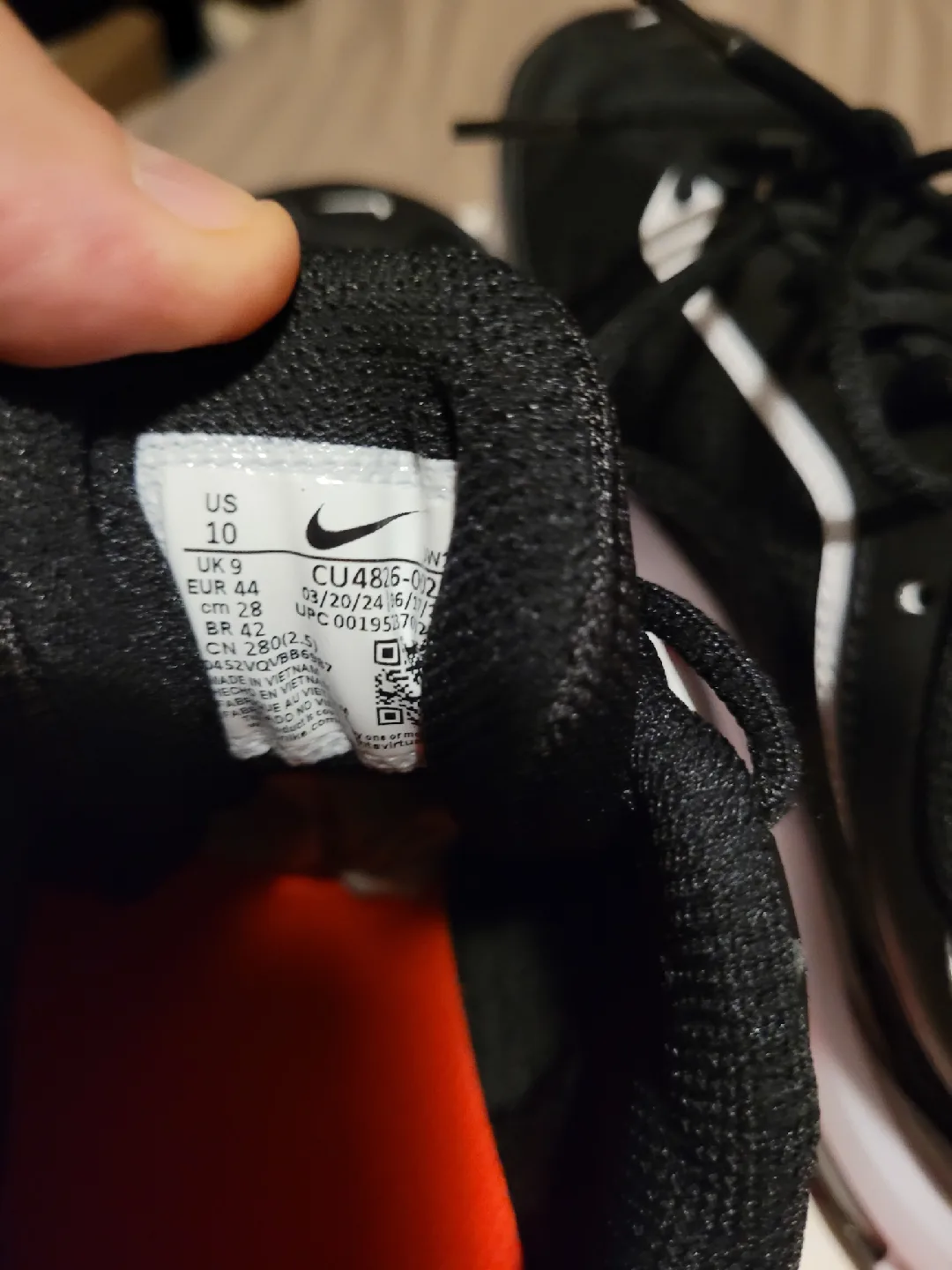 Nike Air Max AP Black/White, Size 10 image indicator(5)