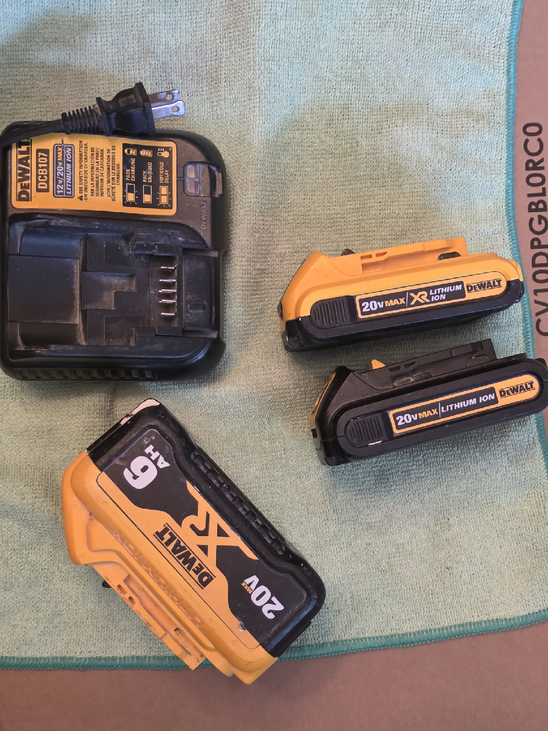 DeWalt 20V MAX XR Lithium Ion Batteries & Charger