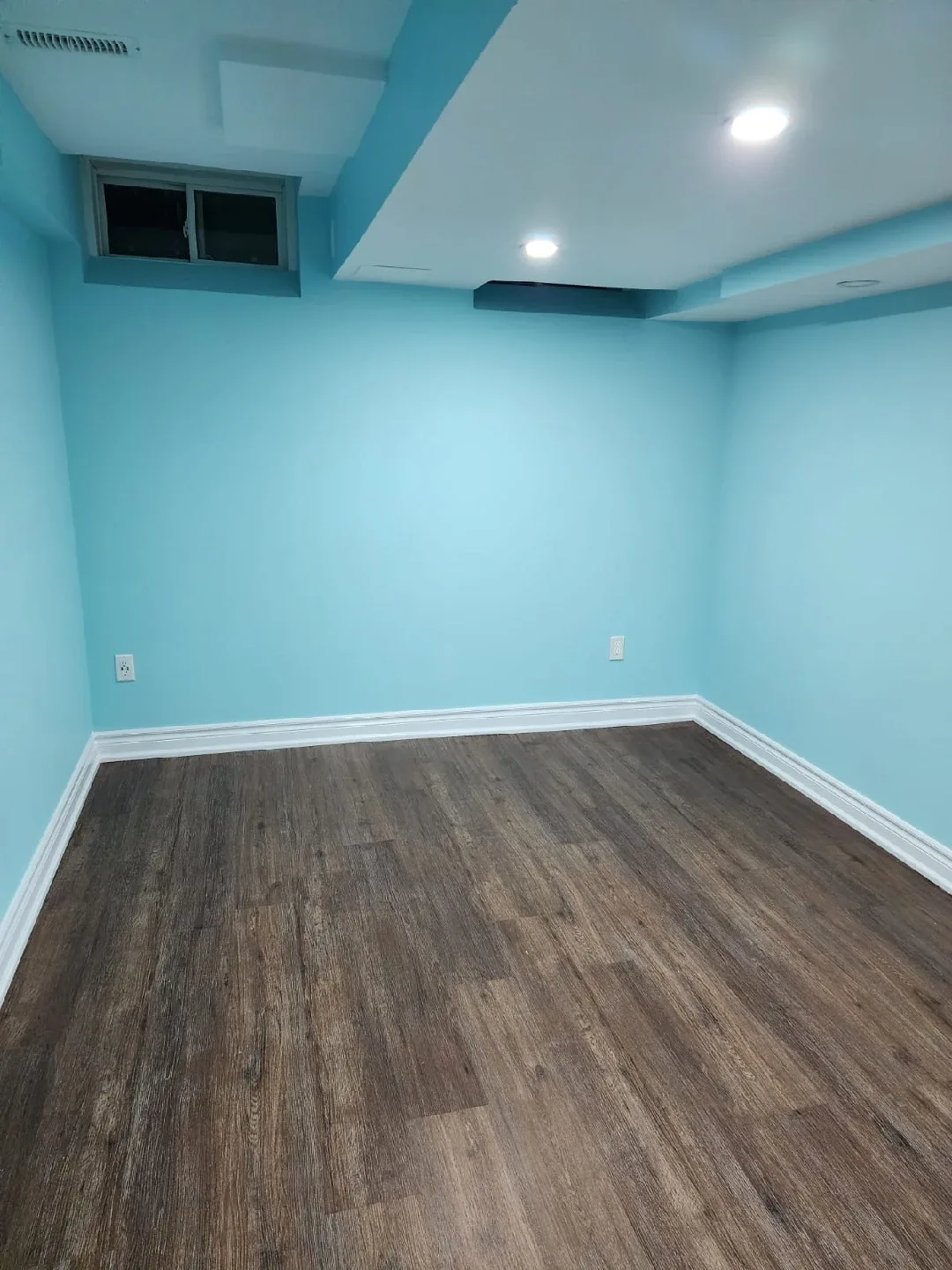 sharing room Available for rent image indicator(4)