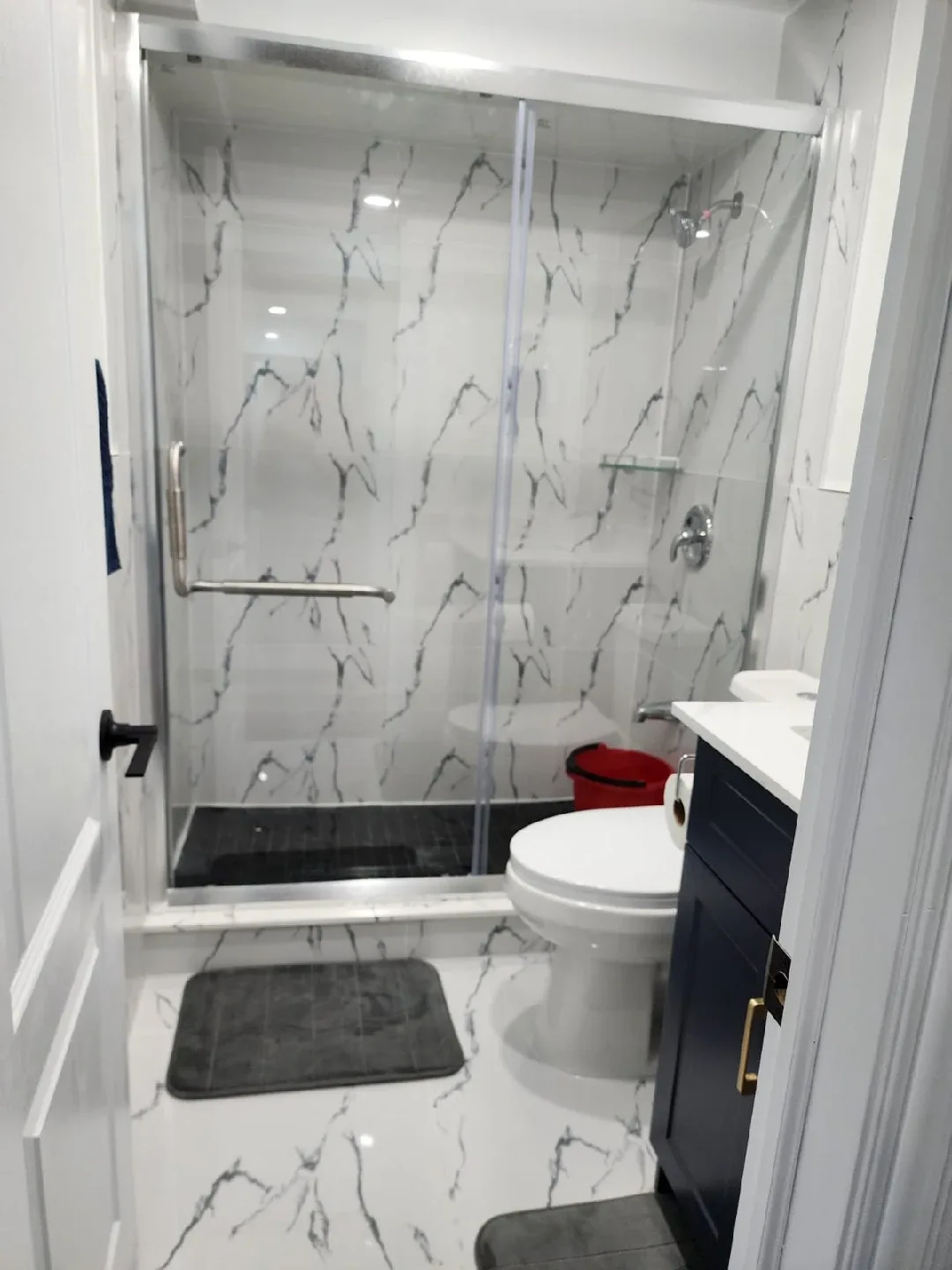 sharing room Available for rent image indicator(5)